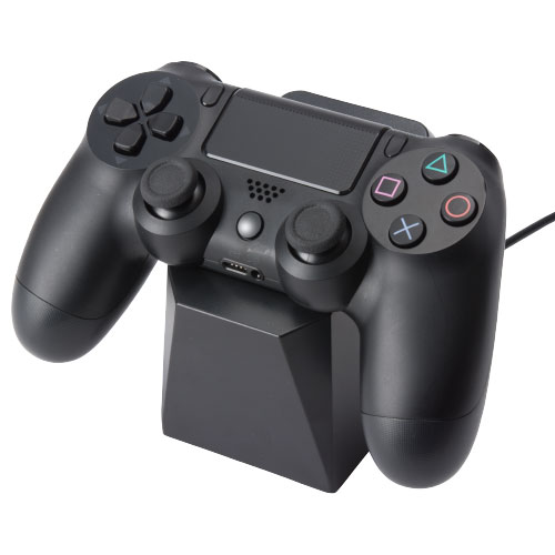 PS4用コントローラーを充電　CYBER・置くだけで充電できるコントローラースタンド（PS4用）