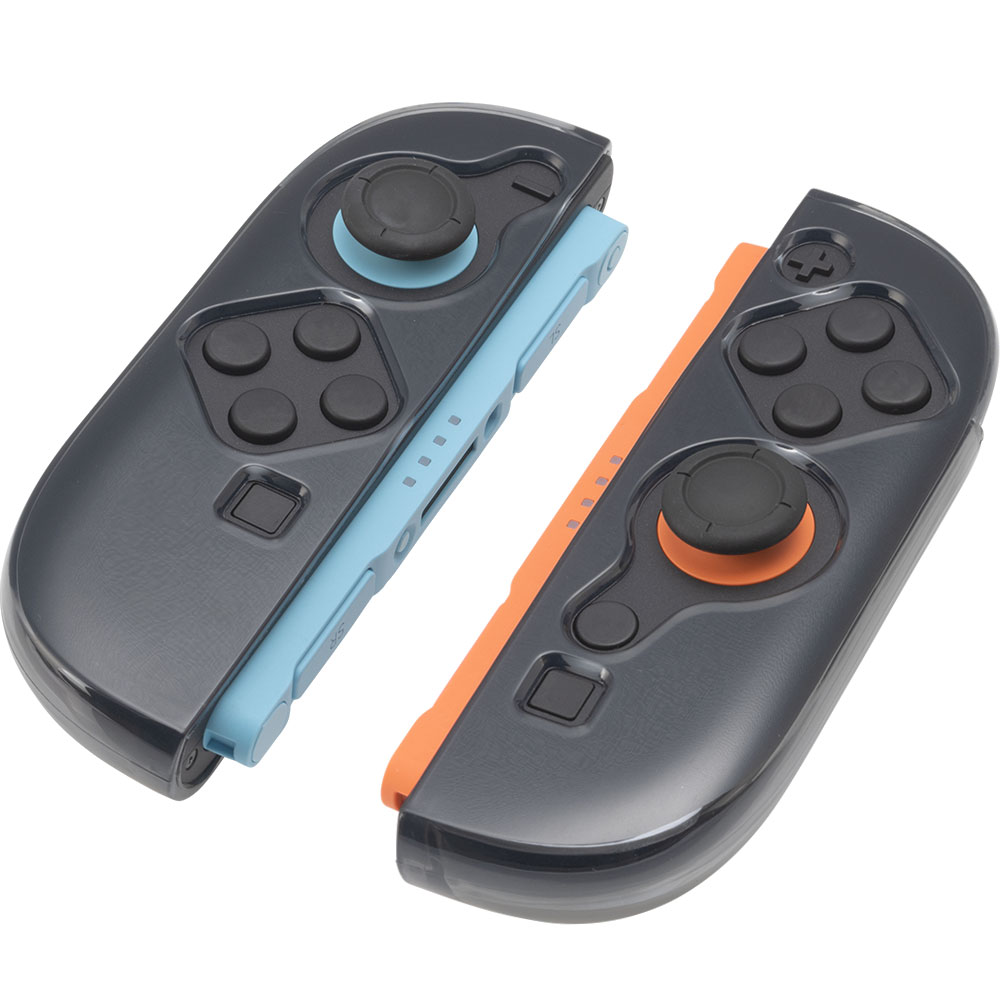 CYBER・TPUグリップカバー（Switch2 Joy-Con2用）クリアブラックを装着