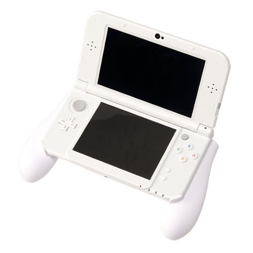New 3DS LLにCYBER・ラバーコートグリップ（New 3DS LL用）〈ホワイト〉を装着