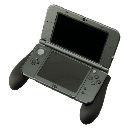 CYBER・ラバーコートグリップ2（New 3DS LL用）〈ブラック〉をNew 3DS LLに装着